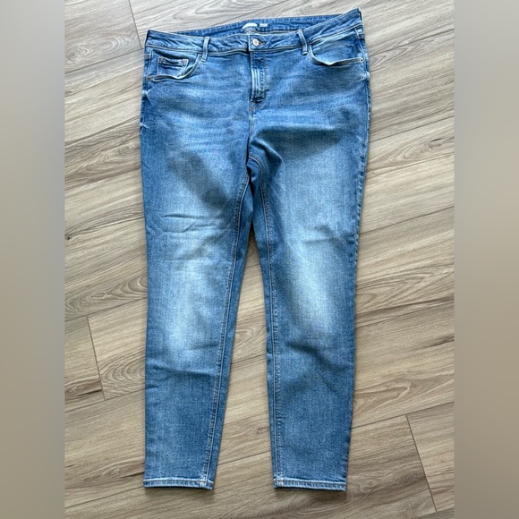 Old Navy Rockstar Straight Leg Jeans 16 - Picture 1 of 4